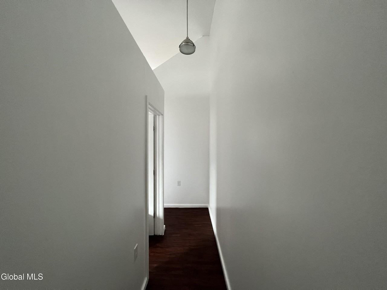 150 4th St #14 - Photo 3 of 13