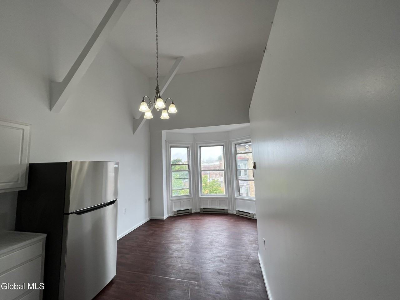 150 4th St #14 - Photo 4 of 13