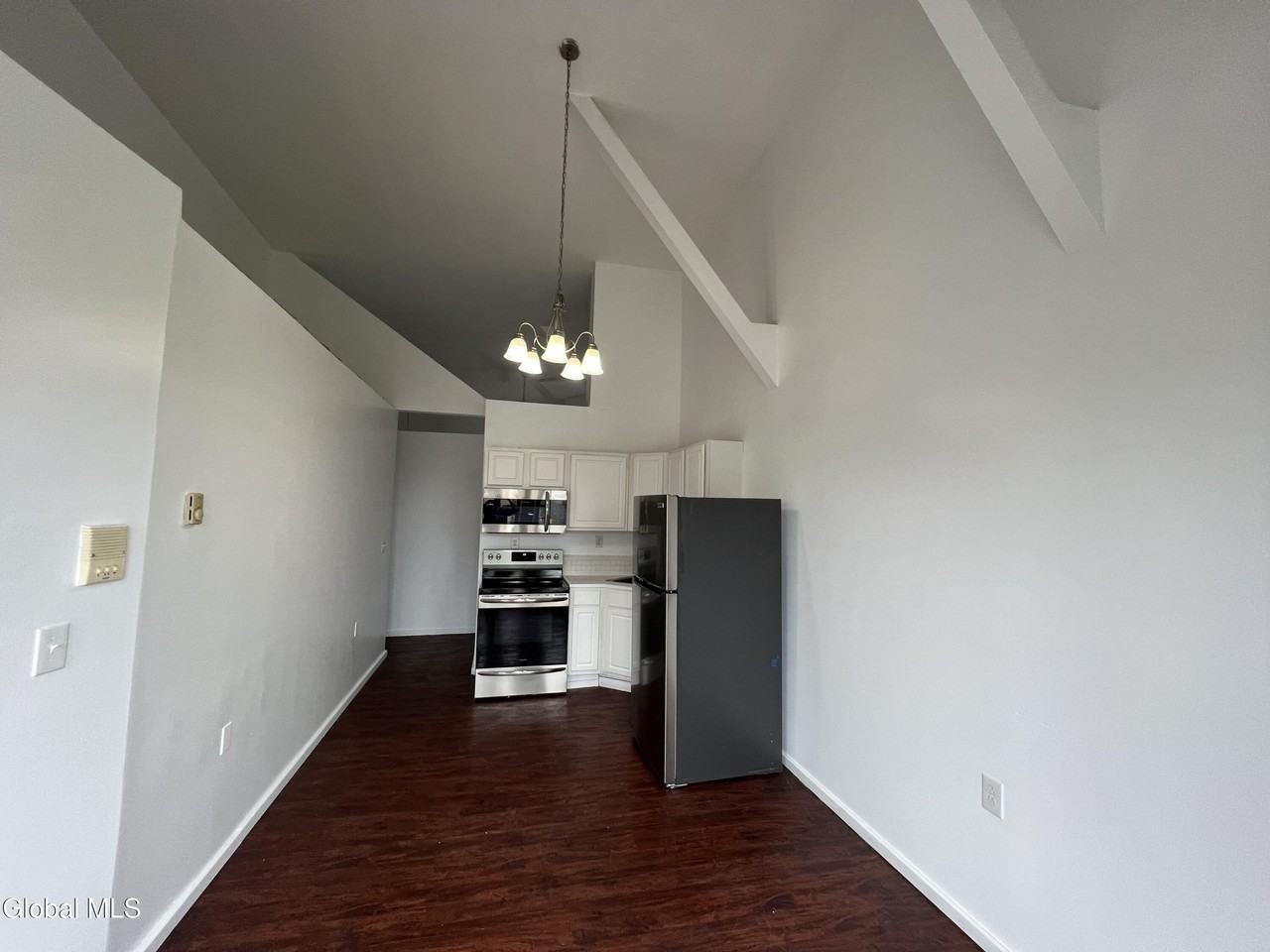 150 4th St #14 - Photo 5 of 13