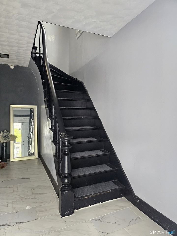 141 Crown St #2 - Photo 2 of 8
