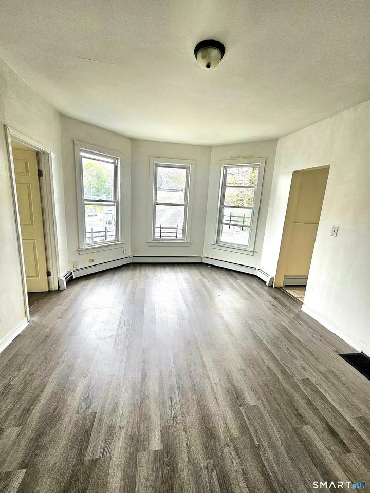 141 Crown St #2 - Photo 4 of 8