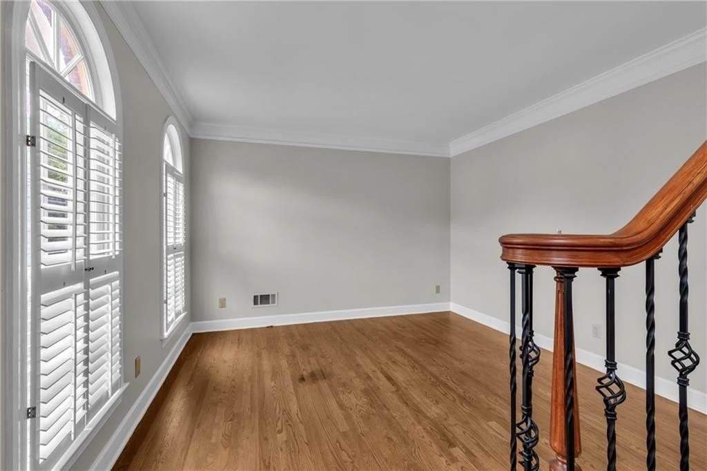 1085 Castle Pointe Ln - Photo 4 of 34