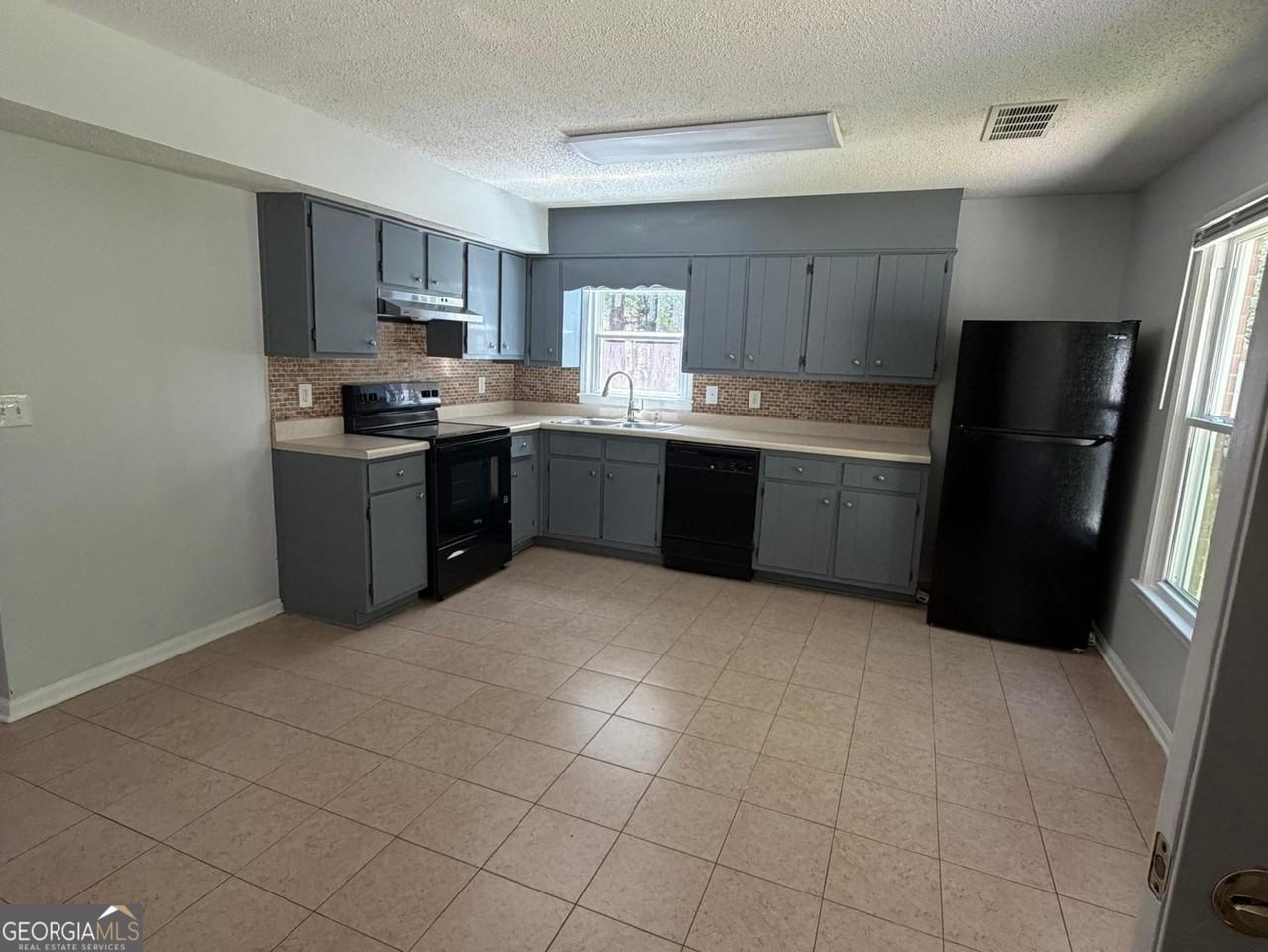 5677 Heron Ct #A - Photo 3 of 10