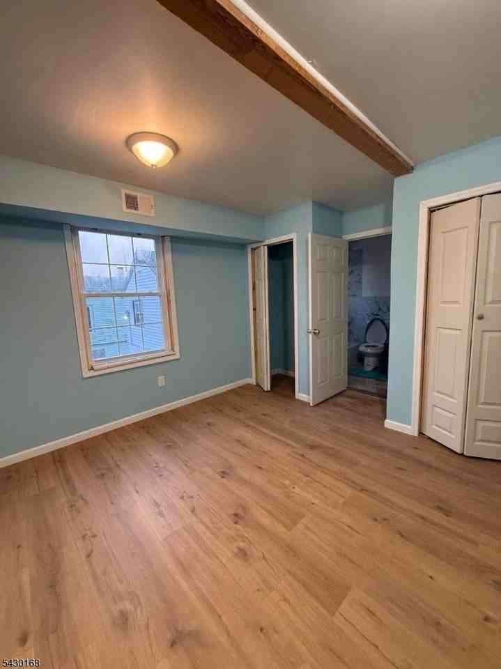 56 Cummings St - Photo 3 of 9