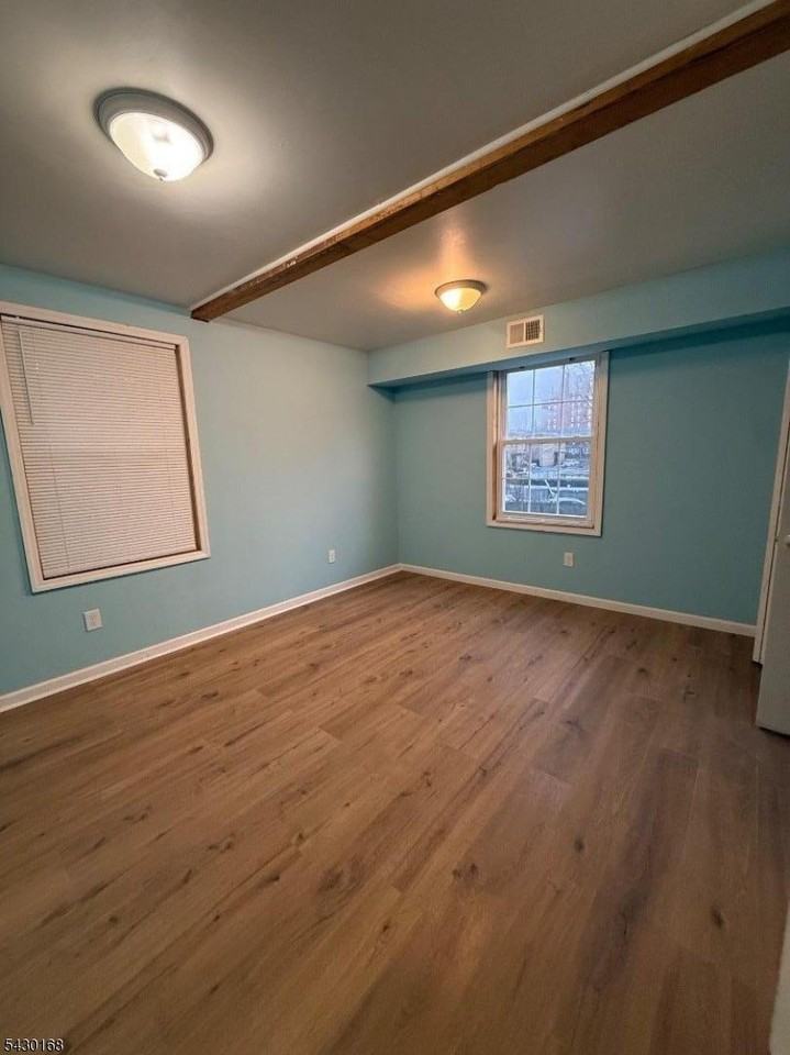 56 Cummings St - Photo 4 of 9