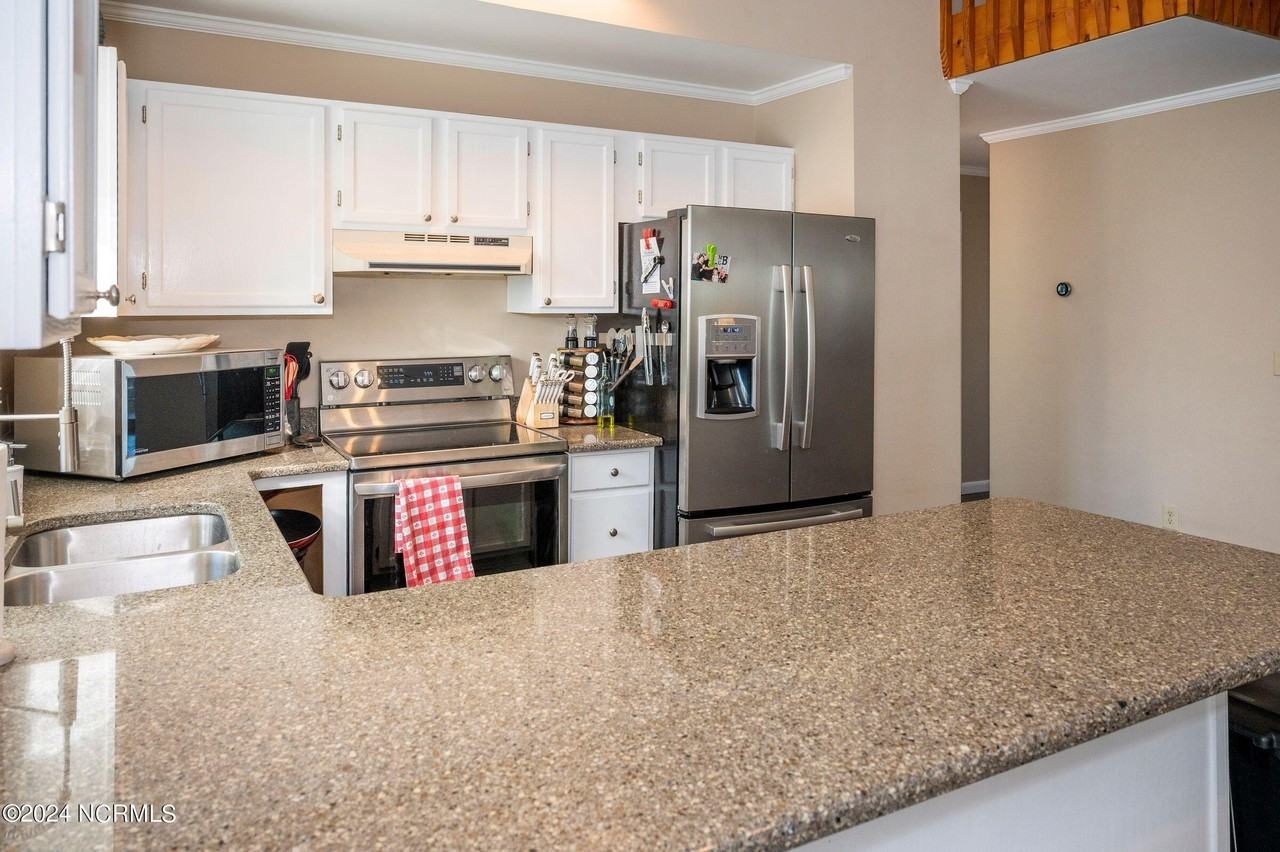 3006 E Yacht Dr - Photo 7 of 37