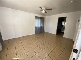 featured image of 1031 Kenwood Ave #1031
