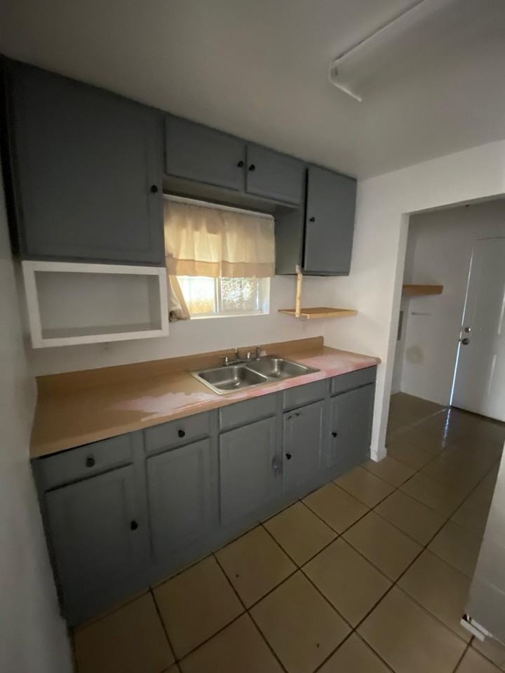 1031 Kenwood Ave #1031 - Photo 2 of 7