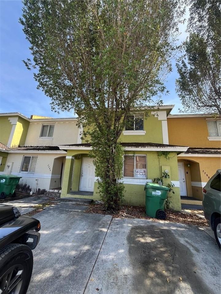 2286 Nw 136th Ter #0 - Photo 2 of 11