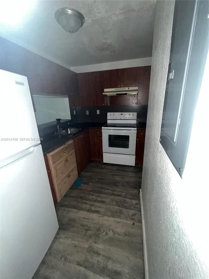 2286 Nw 136th Ter #0 - Photo 4 of 11
