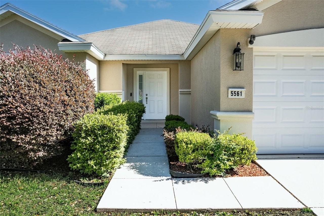 5561 Sw 40th St - Photo 2 of 47