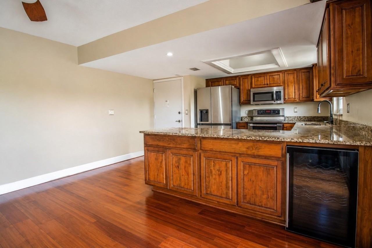 8804 Bay Pointe Dr #204 - Photo 4 of 17