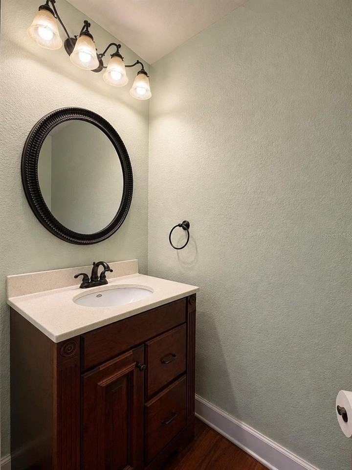 8804 Bay Pointe Dr #204 - Photo 7 of 17