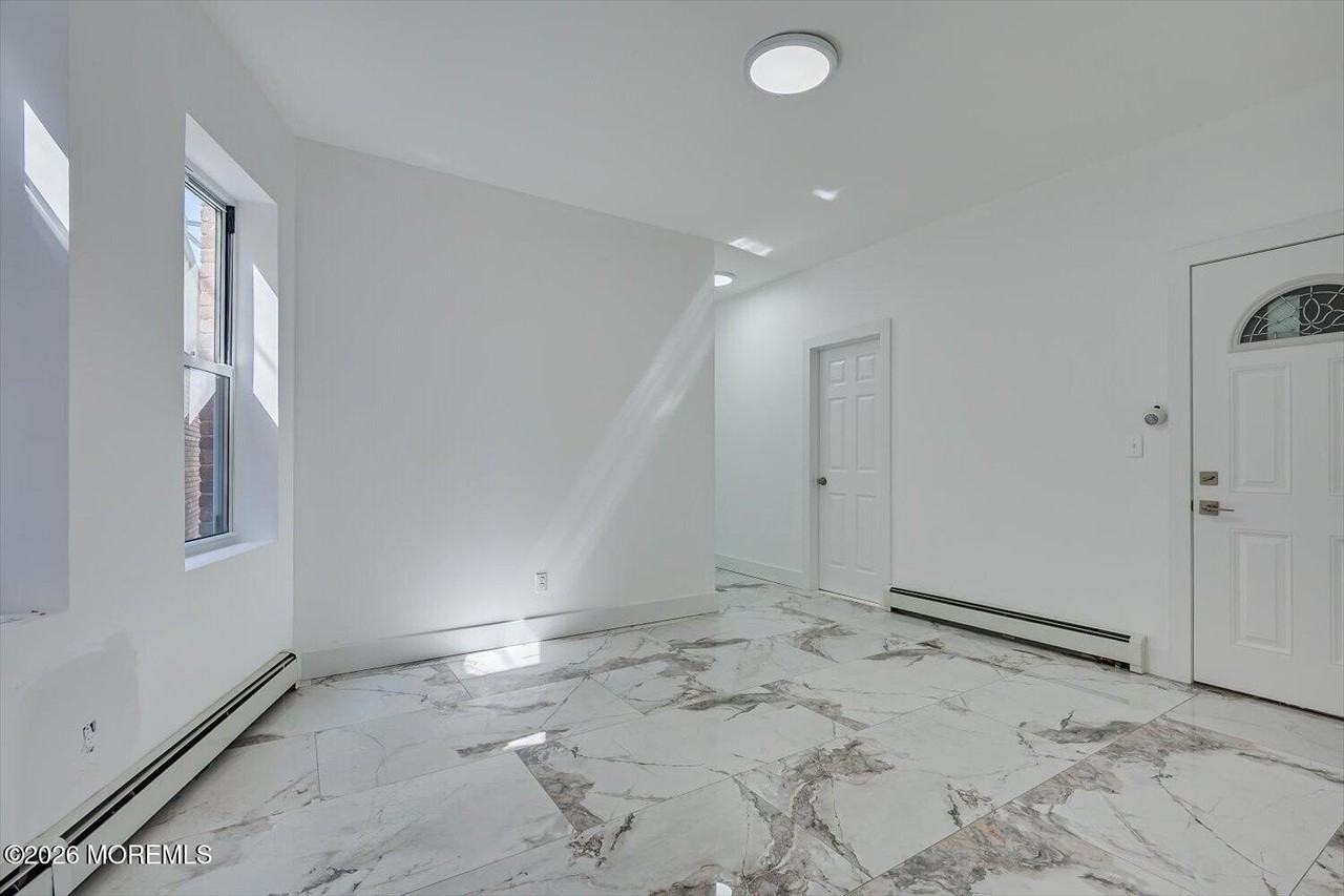 520 E Jersey St #B - Photo 2 of 15