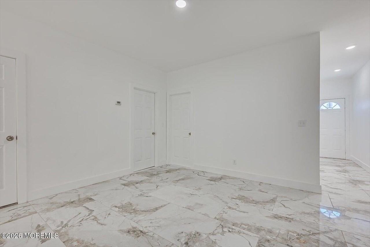 520 E Jersey St #B - Photo 3 of 15