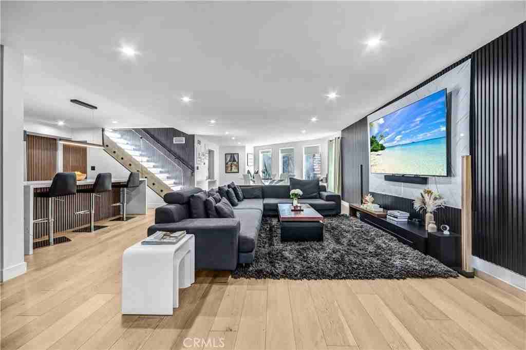 6672 Lakeridge Rd - Photo 4 of 29