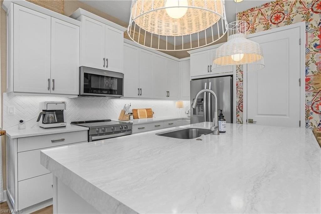 7286 Saona Ct - Photo 7 of 50
