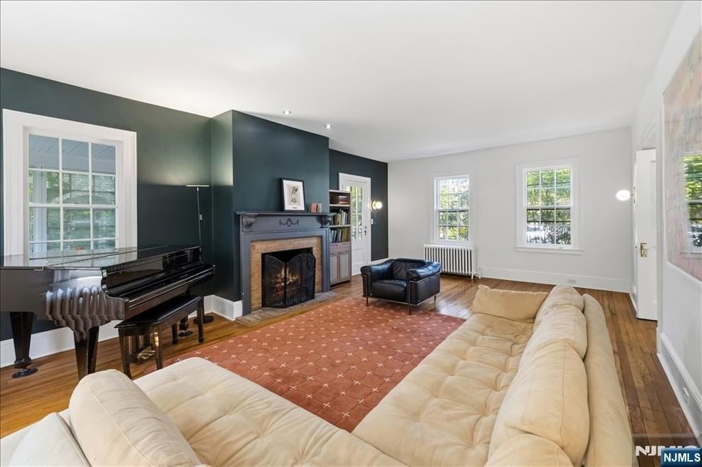 80 Glenwood Rd - Photo 4 of 38
