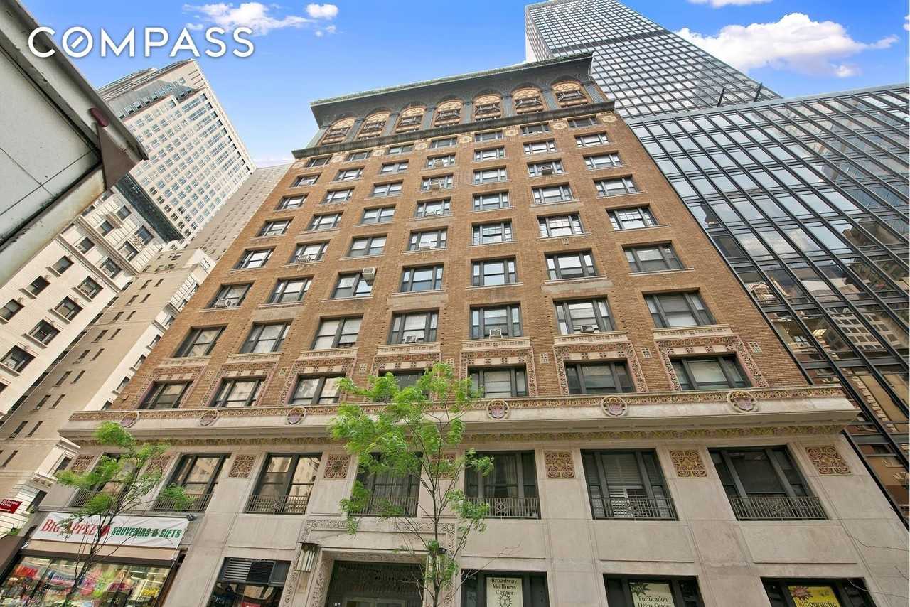 200 W 54th St #6C - Photo 4 of 5
