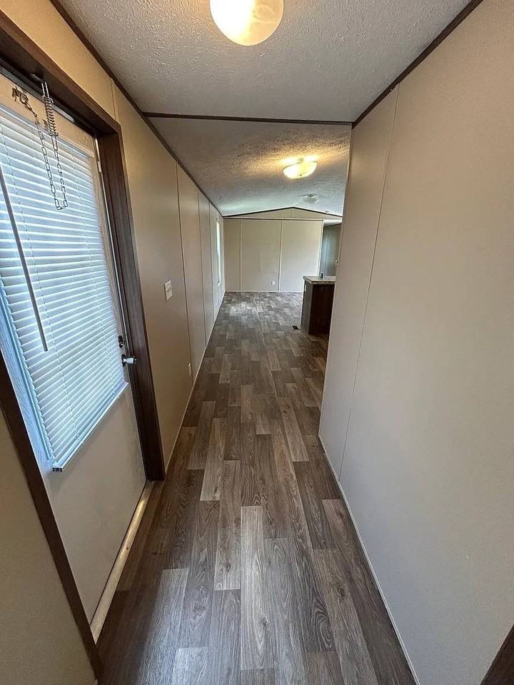 1521 Bunnys Dr - Photo 2 of 9