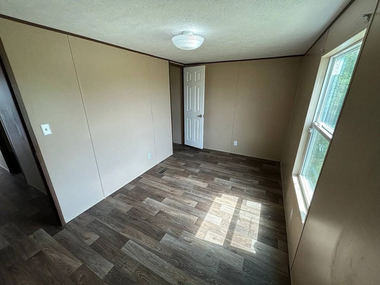 1521 Bunnys Dr - Photo 3 of 9