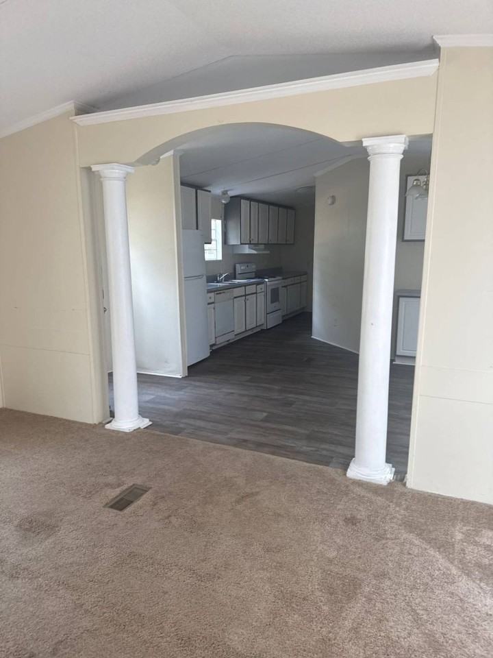 30 Westgate Cir - Photo 4 of 11