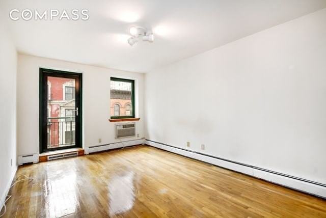 325 W 51st St #5B - Photo 2 of 7