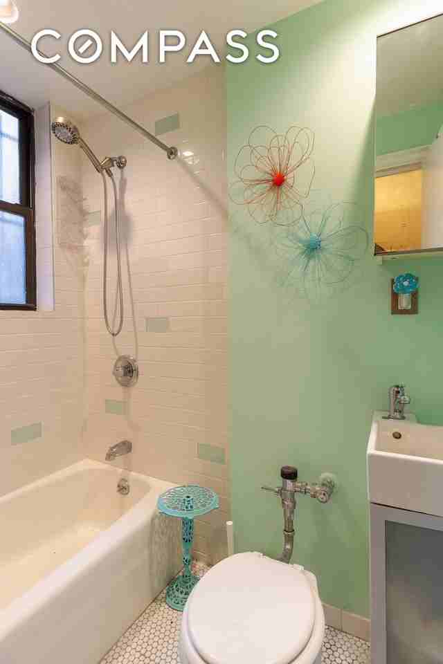 300 8th Ave #2J - Photo 6 of 7