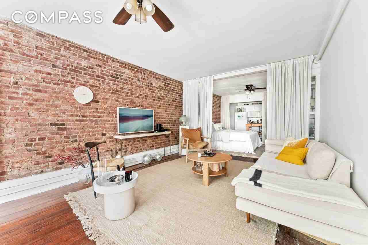524 16th St #1 - Photo 4 of 12