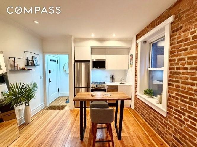 223 E 50th St #1C - Photo 4 of 10