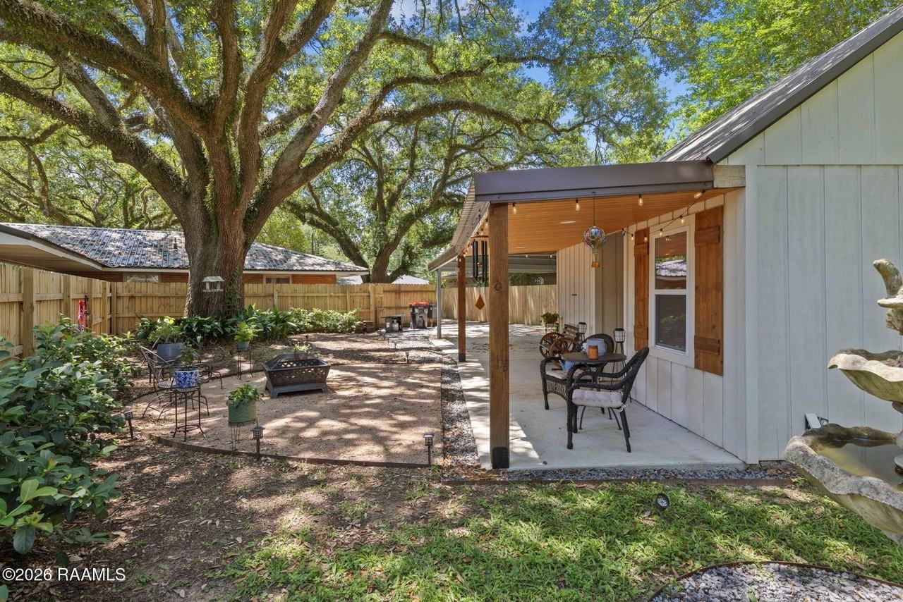 325 Alice Dr #B - Photo 2 of 20