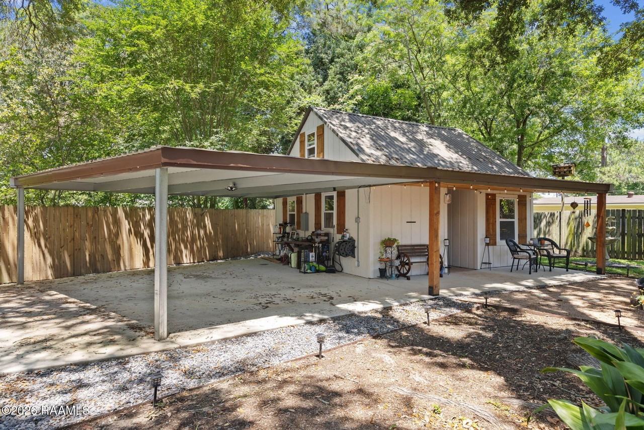 325 Alice Dr #B - Photo 4 of 20