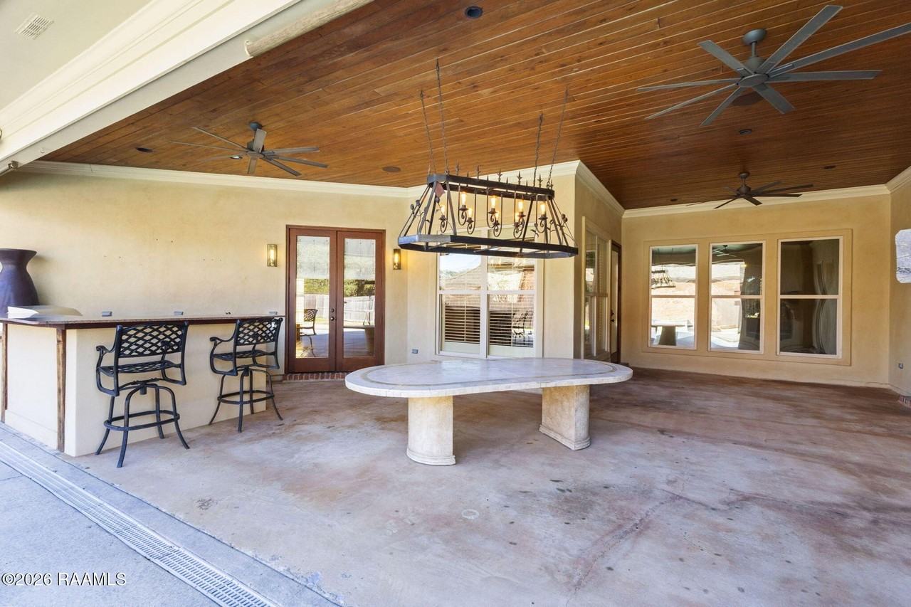 100 Stone Creek Cove - Photo 4 of 33