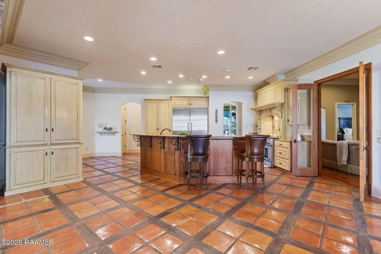 100 Stone Creek Cove - Photo 7 of 33