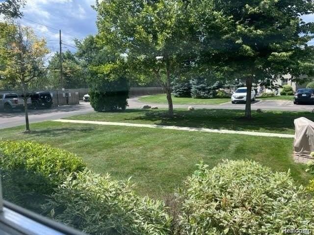 1722 Graefield Rd #46 - Photo 3 of 34