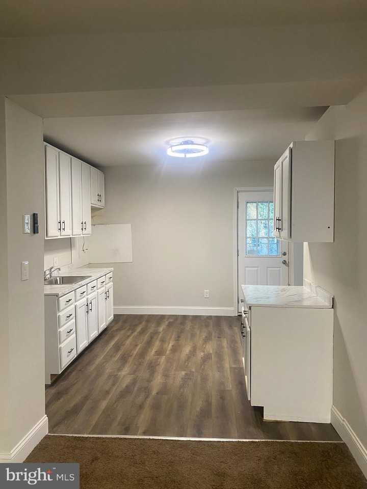 724 E 35th St - Photo 6 of 13