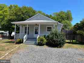 209 E Chatham St - Photo 1 of 1