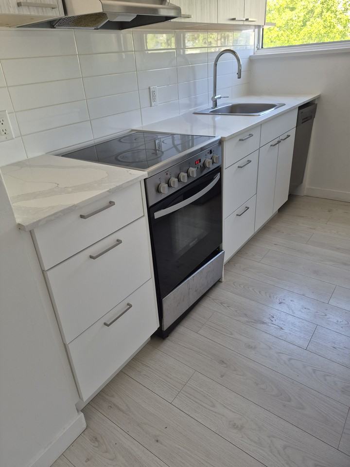 Barclay St & Thurlow St - Photo 3 of 6