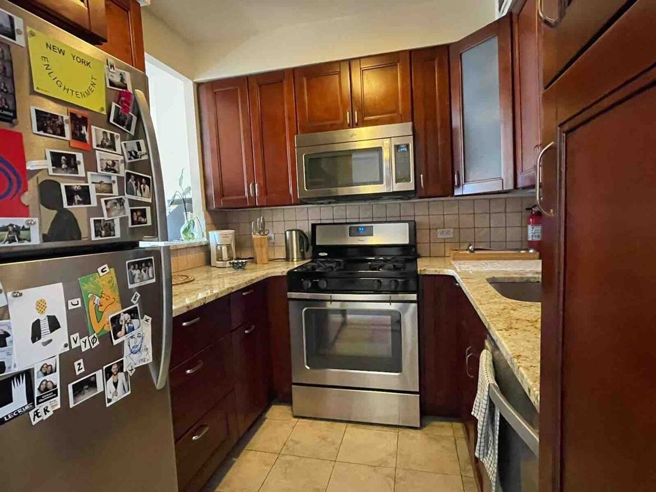 330 E 38th St #1358388P - Photo 6 of 9