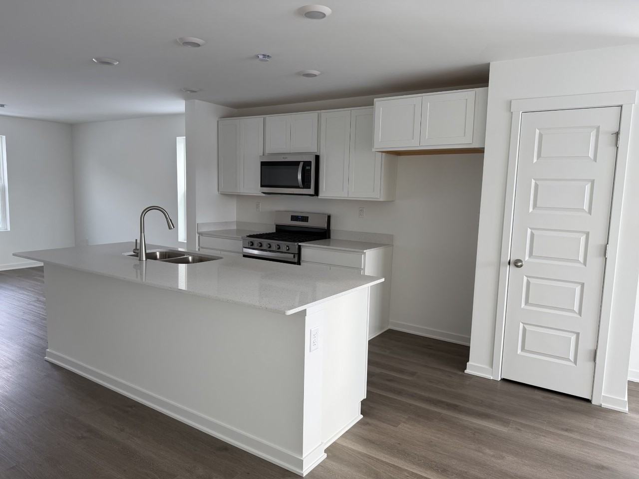 1413 Oakfield Ln #NA - Photo 3 of 20