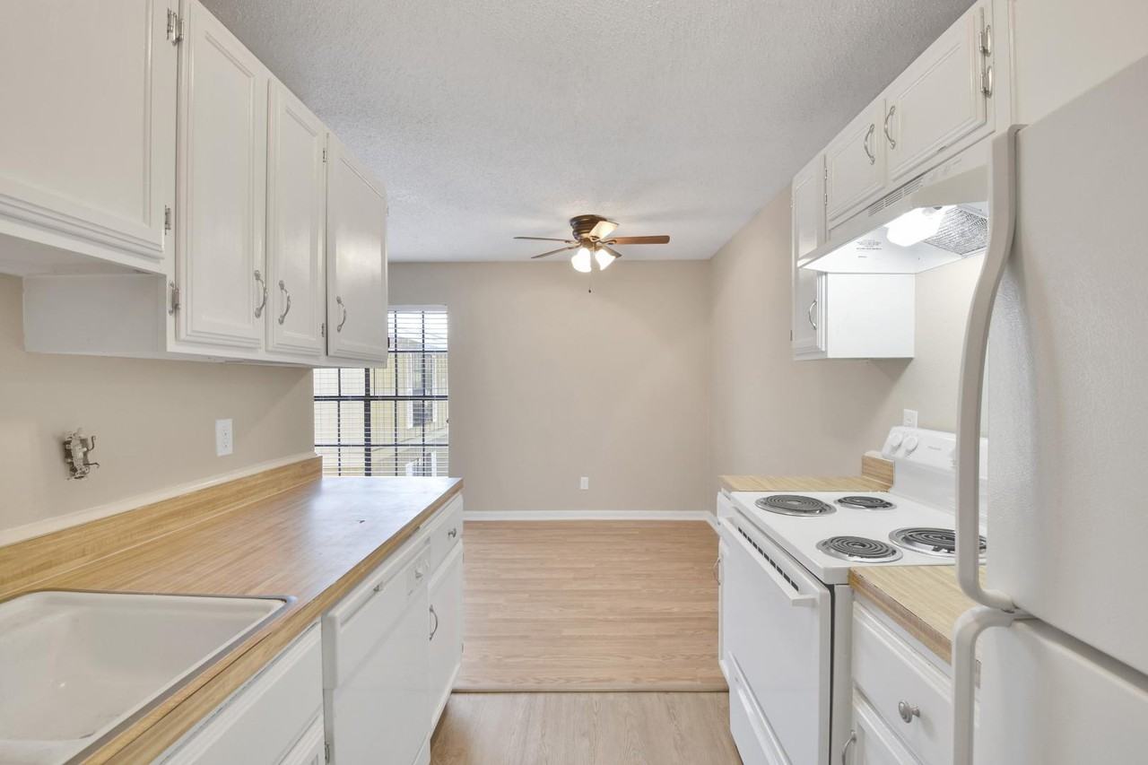 1300 Baker Avenue - Photo 3 of 10