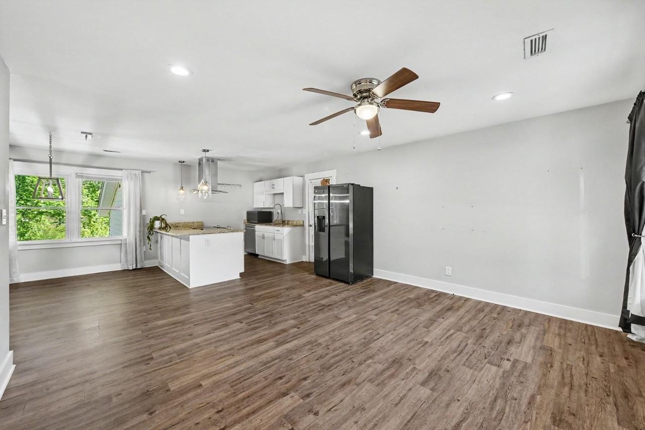 106 Rahway Rd - Photo 7 of 11