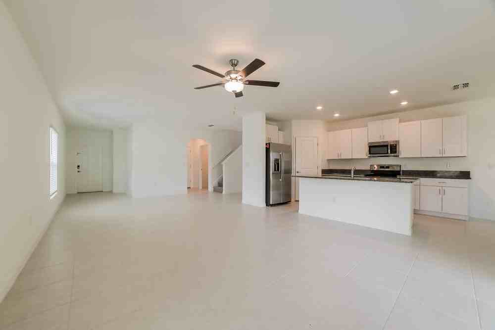 7230 Spring Snowflake Ave - Photo 5 of 17