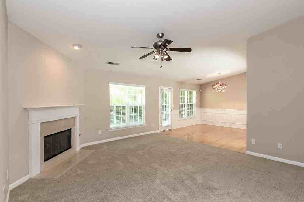 353 Hunterian Pl - Photo 2 of 15
