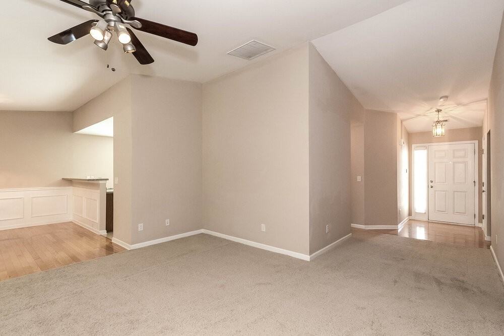 353 Hunterian Pl - Photo 4 of 15