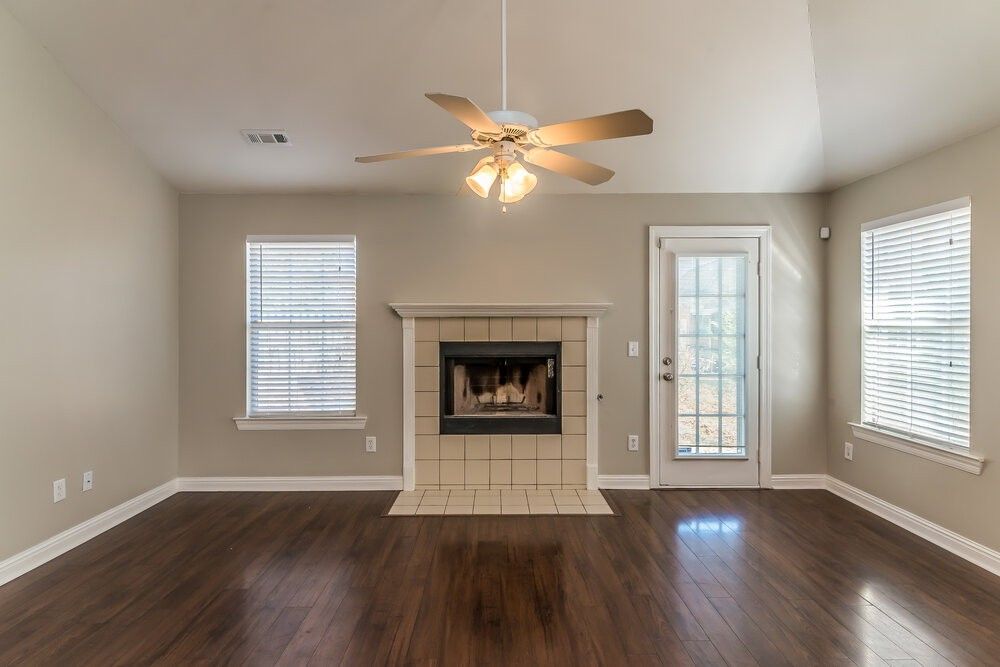 208 Ben Alex Ct - Photo 3 of 14