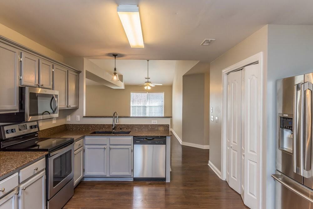 208 Ben Alex Ct - Photo 7 of 14