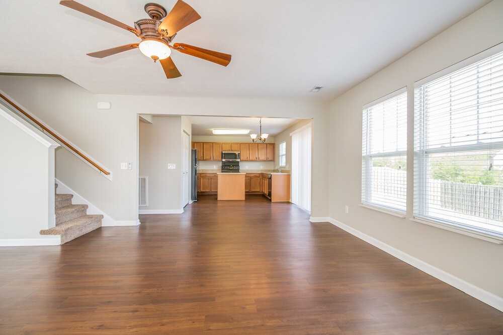 902 Grand Oak Dr - Photo 3 of 15