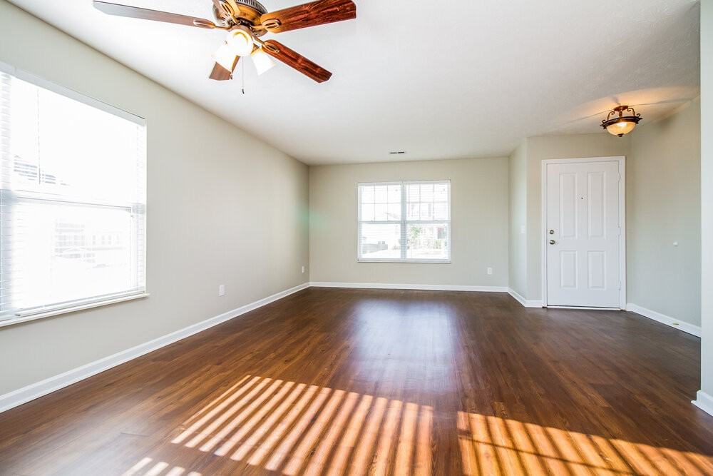 902 Grand Oak Dr - Photo 4 of 15