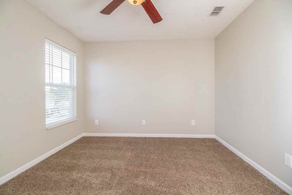 902 Grand Oak Dr - Photo 7 of 15